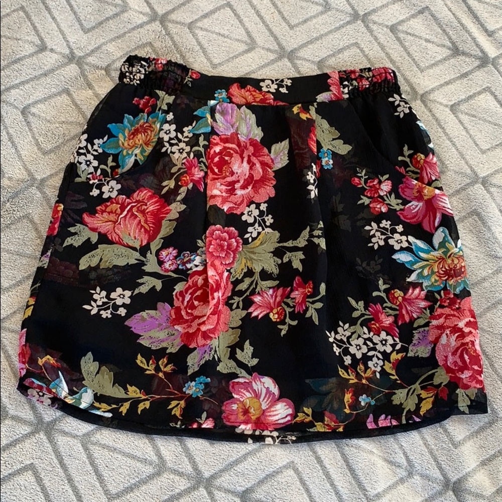 🌺 Forever 21 Floral Mini Skirt 🌺